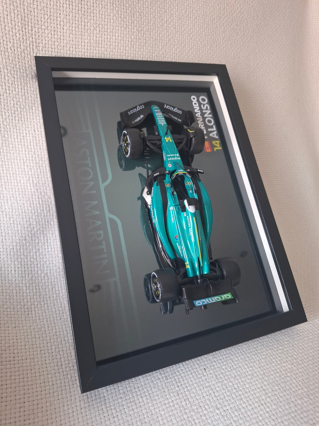 Fernando Alonso - Aston Martin Escala 1:24